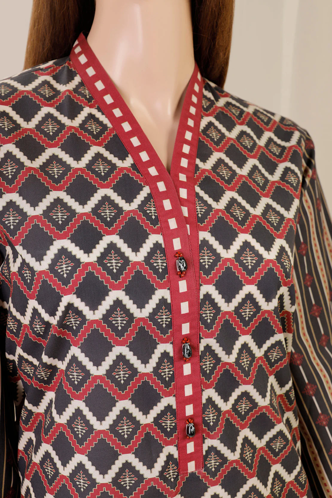 Unstitched Printed Lawn Shirt - Image 4