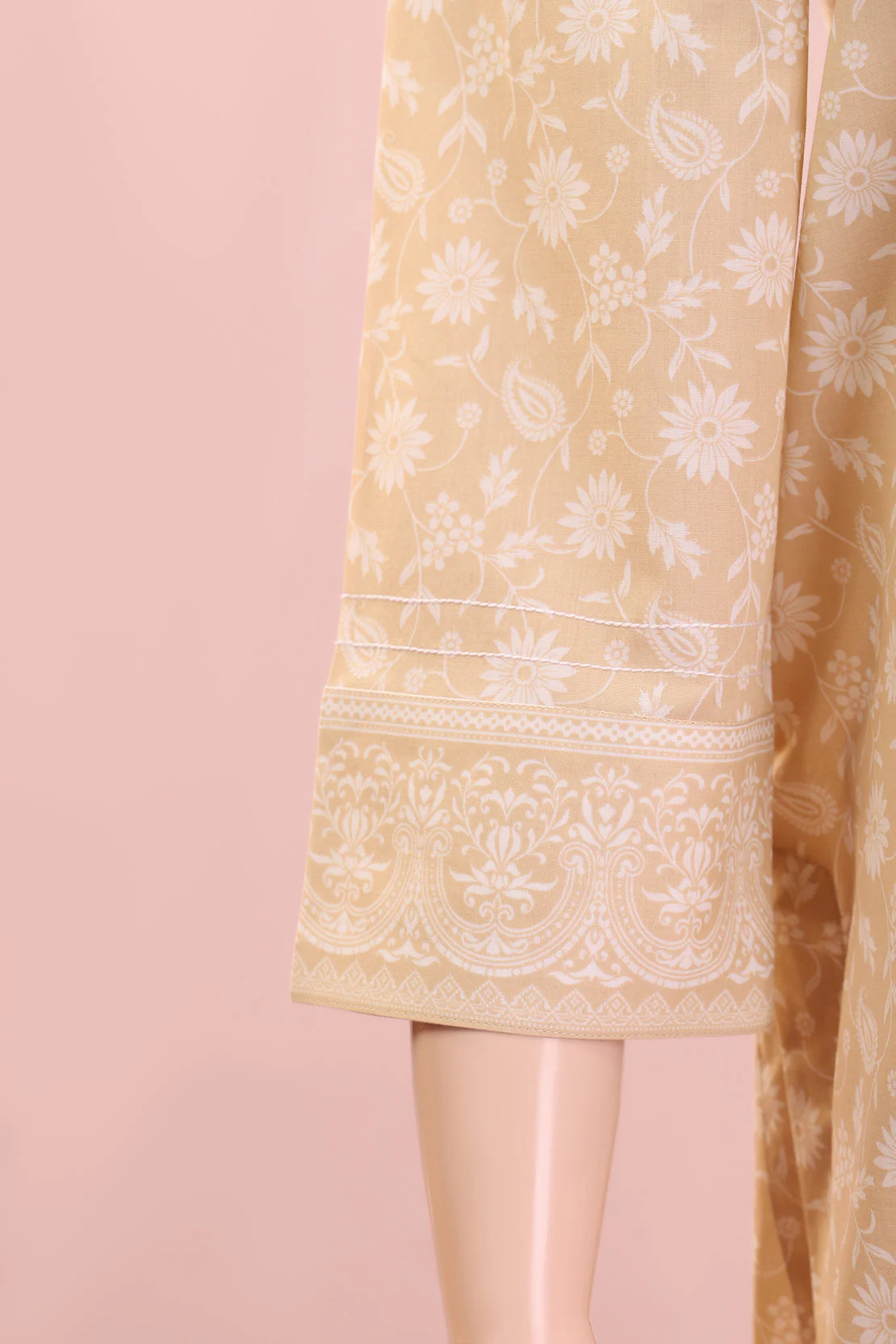 Unstitched Printed Lawn Shirt - Image 4