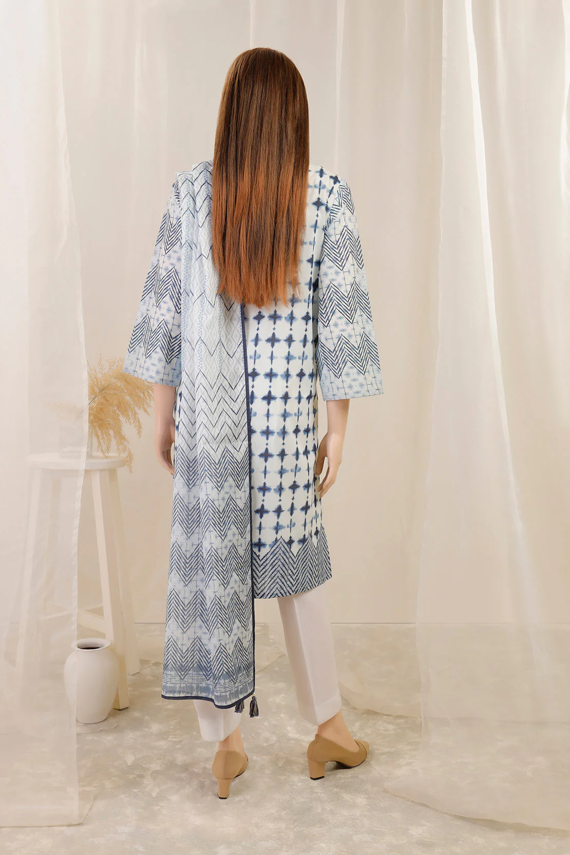 Unstitched Printed Lawn Shirt - Image 2