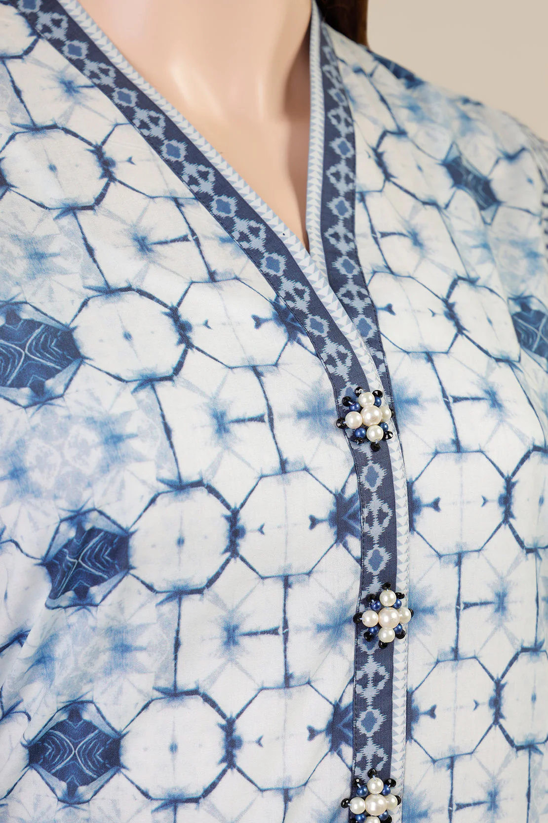 Unstitched Printed Lawn Shirt - Image 3