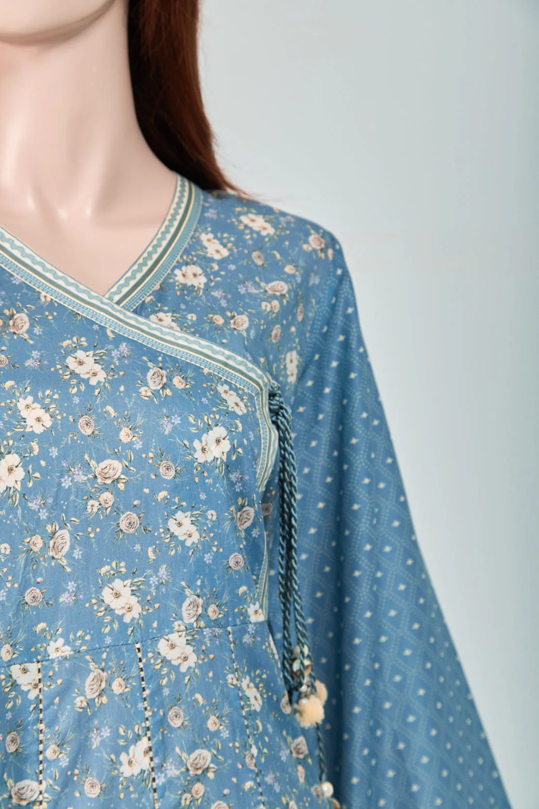 Unstitched Printed Lawn Shirt - Image 3
