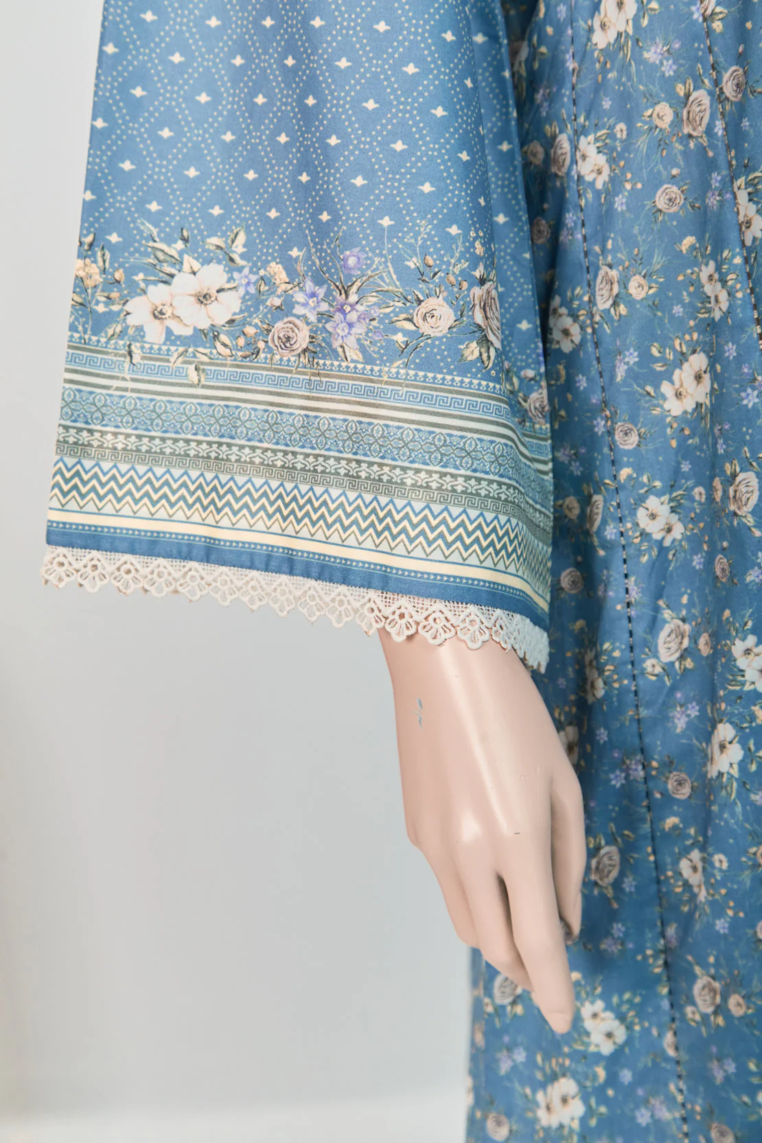 Unstitched Printed Lawn Shirt - Image 4