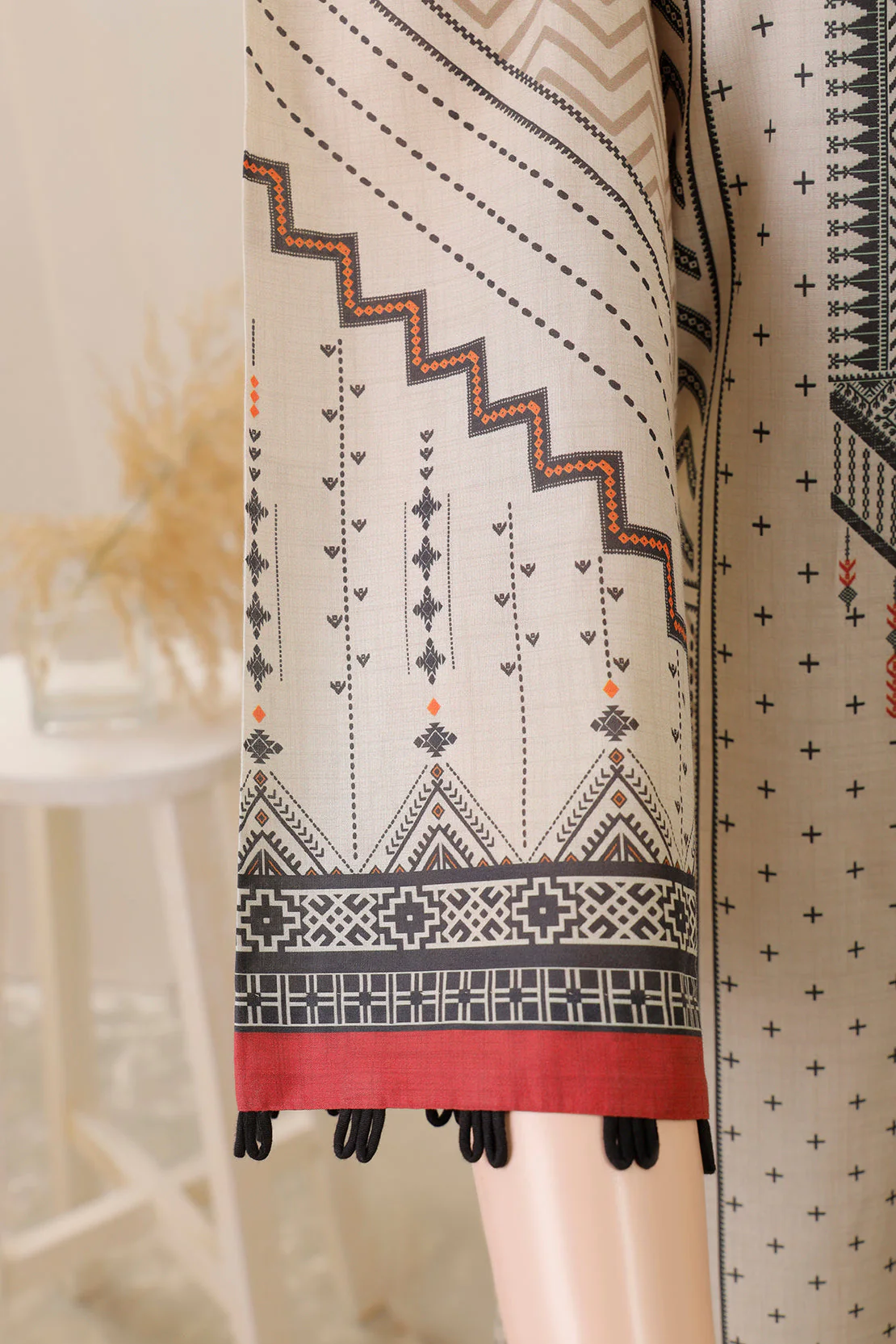 Unstitched Printed Lawn Shirt - Image 4