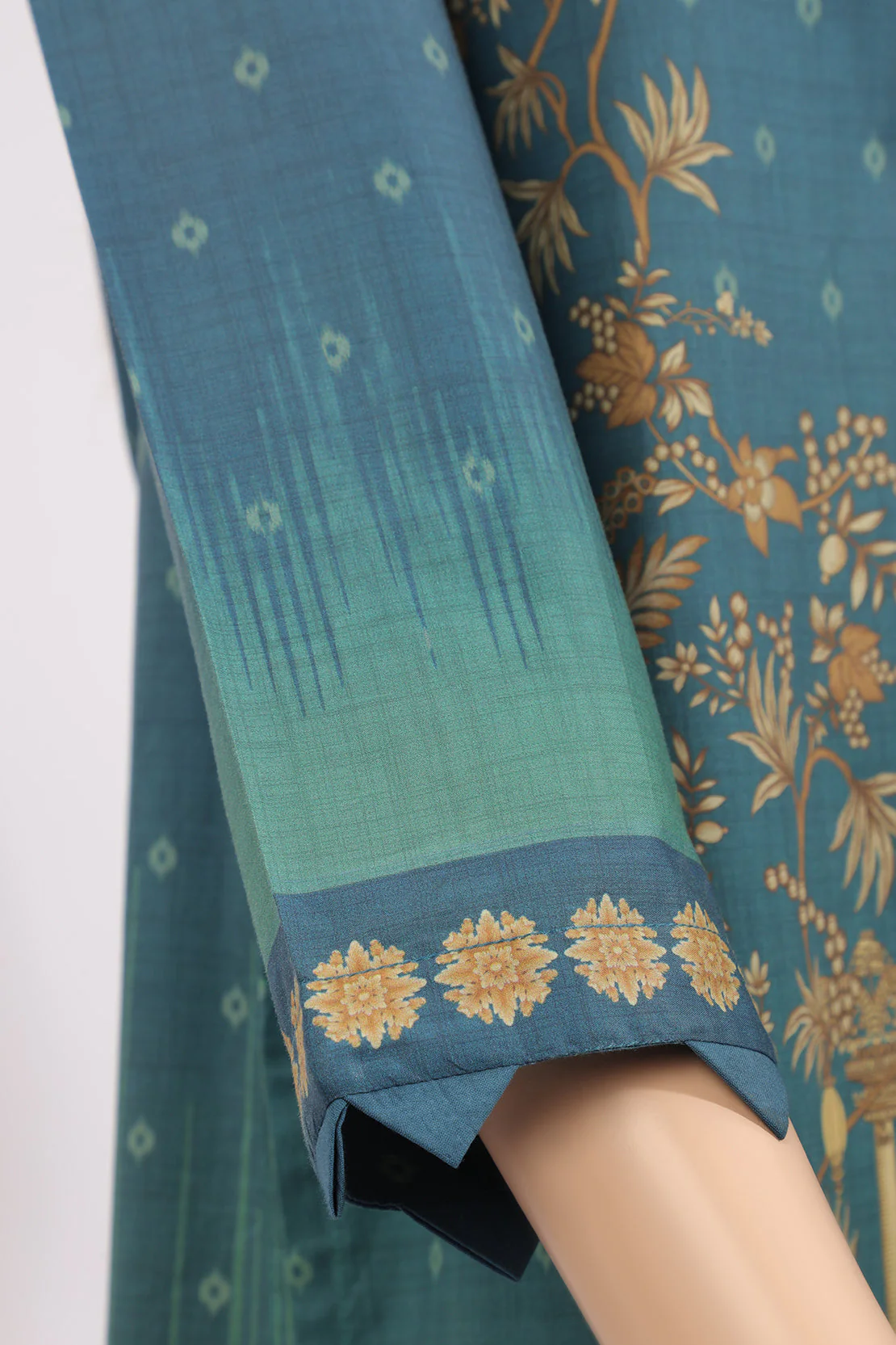 Unstitched Printed Lawn Shirt - Image 4