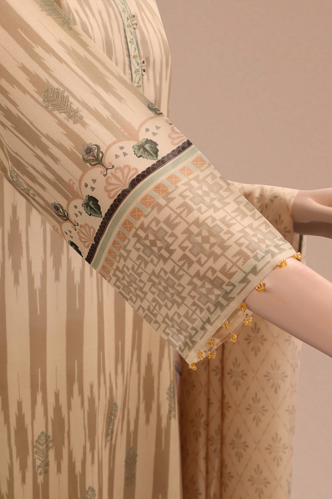 Unstitched Printed Lawn Shirt - Image 3
