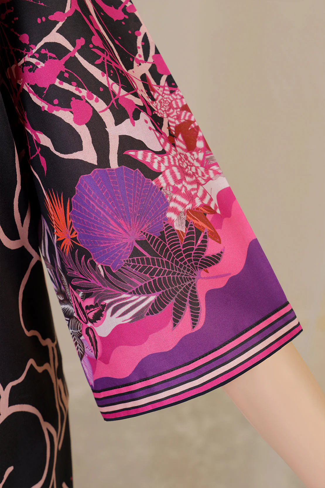 Unstitched Printed Lawn Shirt - Image 3