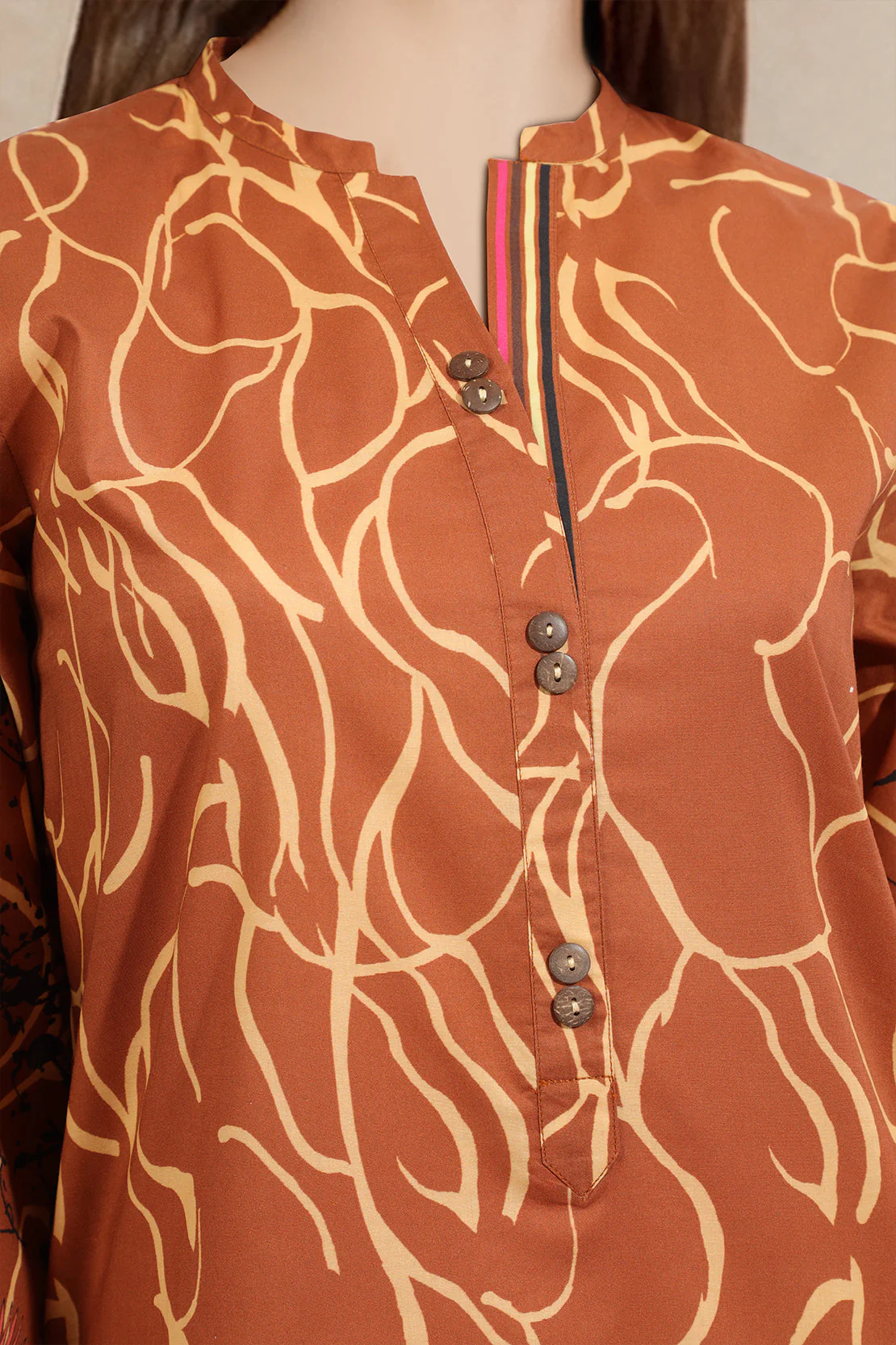 Unstitched Printed Lawn Shirt - Image 3