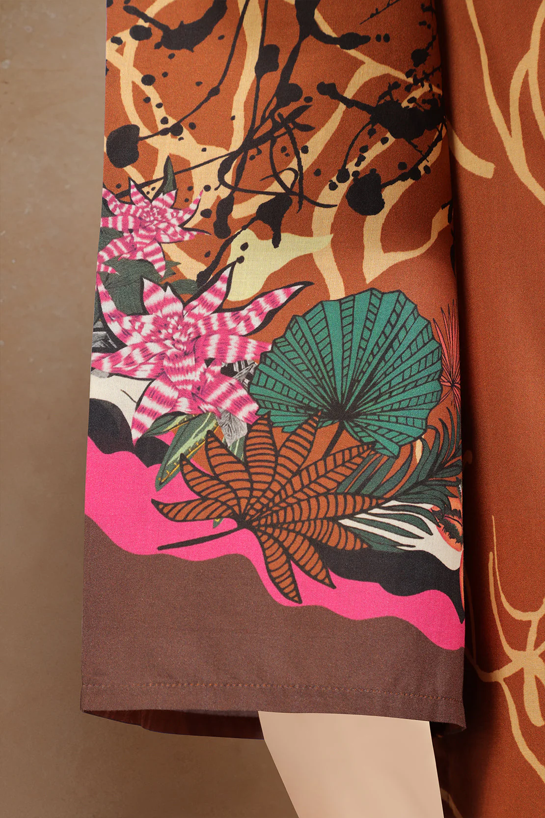 Unstitched Printed Lawn Shirt - Image 4