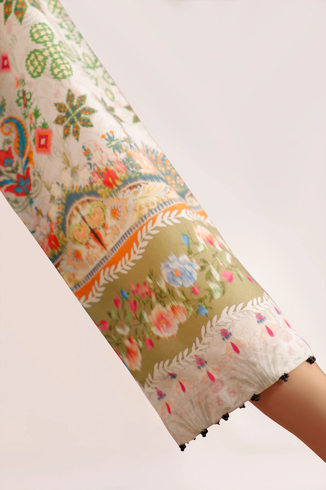 Unstitched Printed Lawn Shirt - Image 3