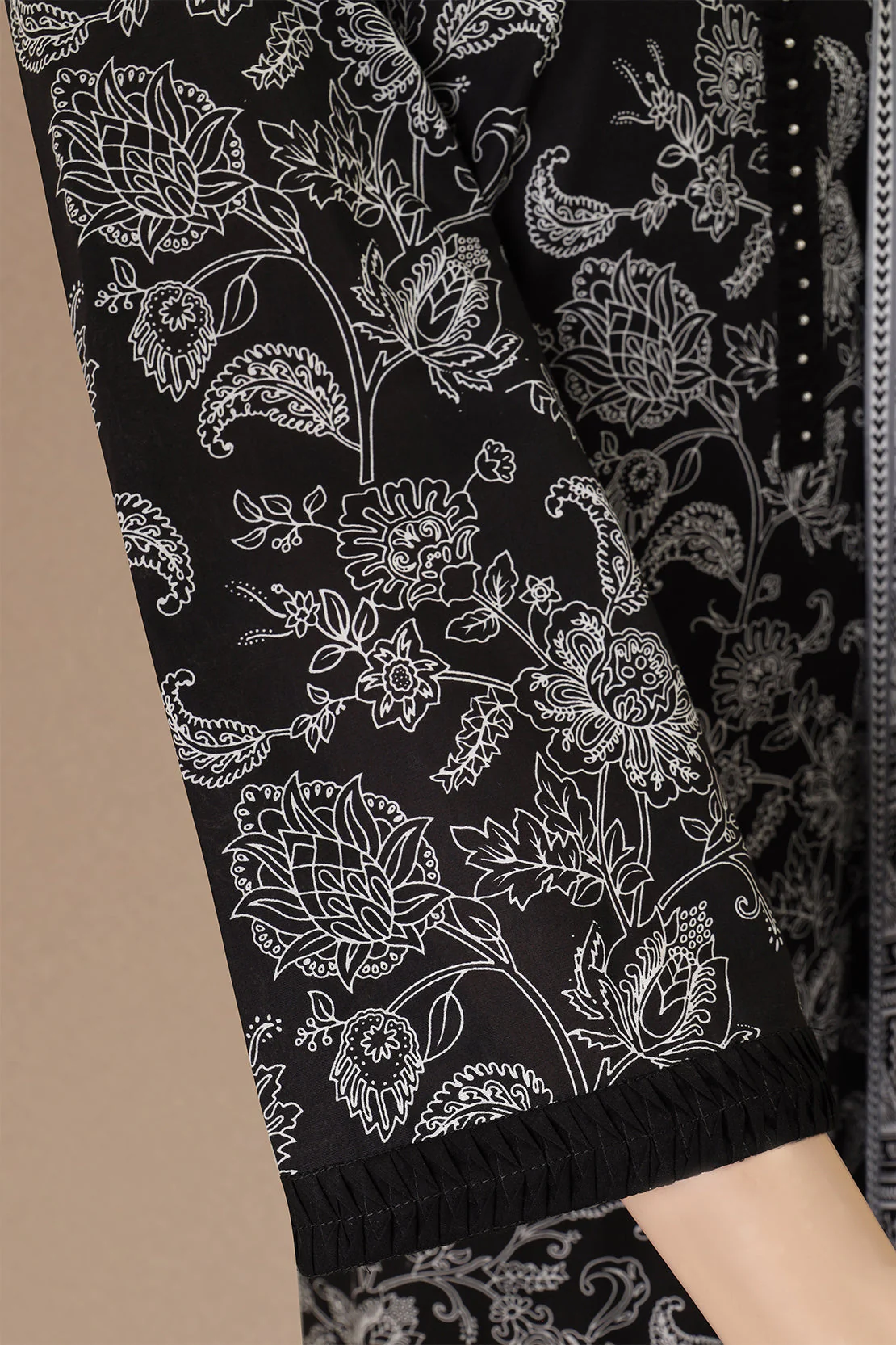 Unstitched Printed Lawn Shirt - Image 3