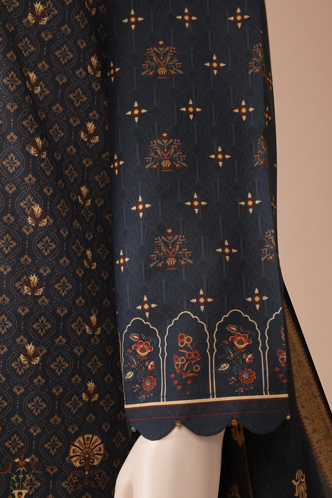 Unstitched Printed Lawn Shirt - Image 3