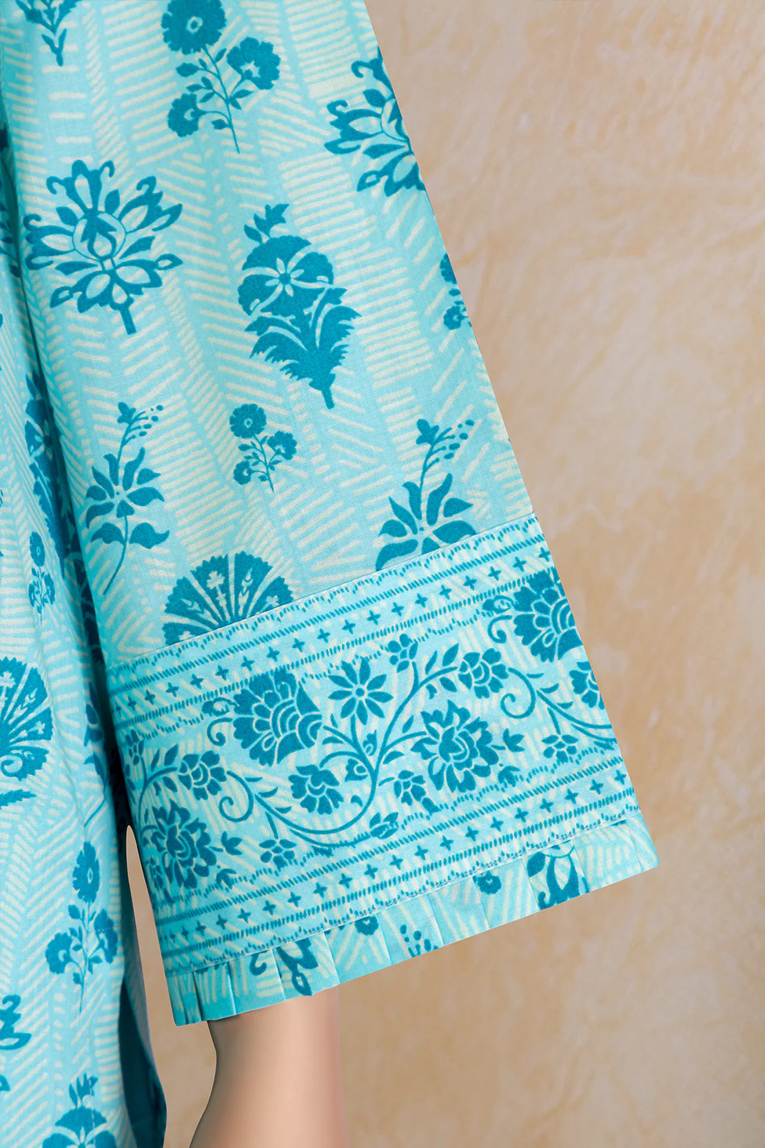 Unstitched Printed Lawn Shirt - Image 3