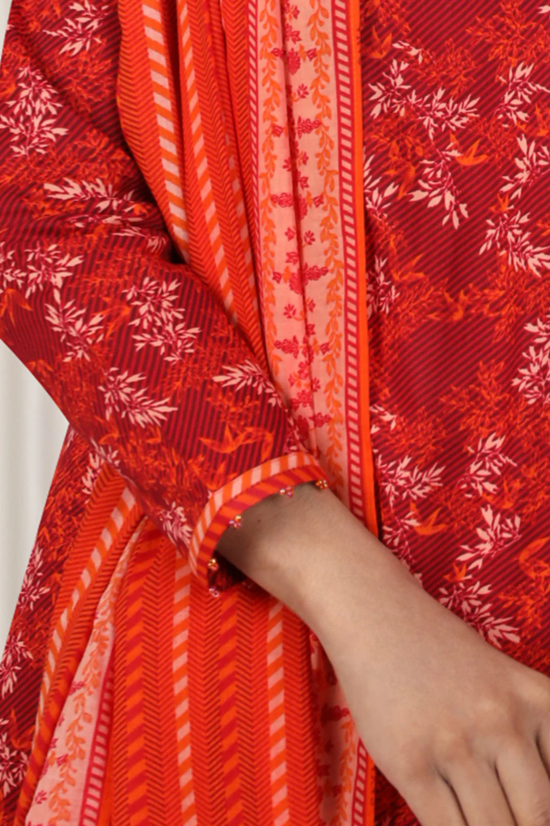 Unstitched Printed Lawn Shirt - Image 3