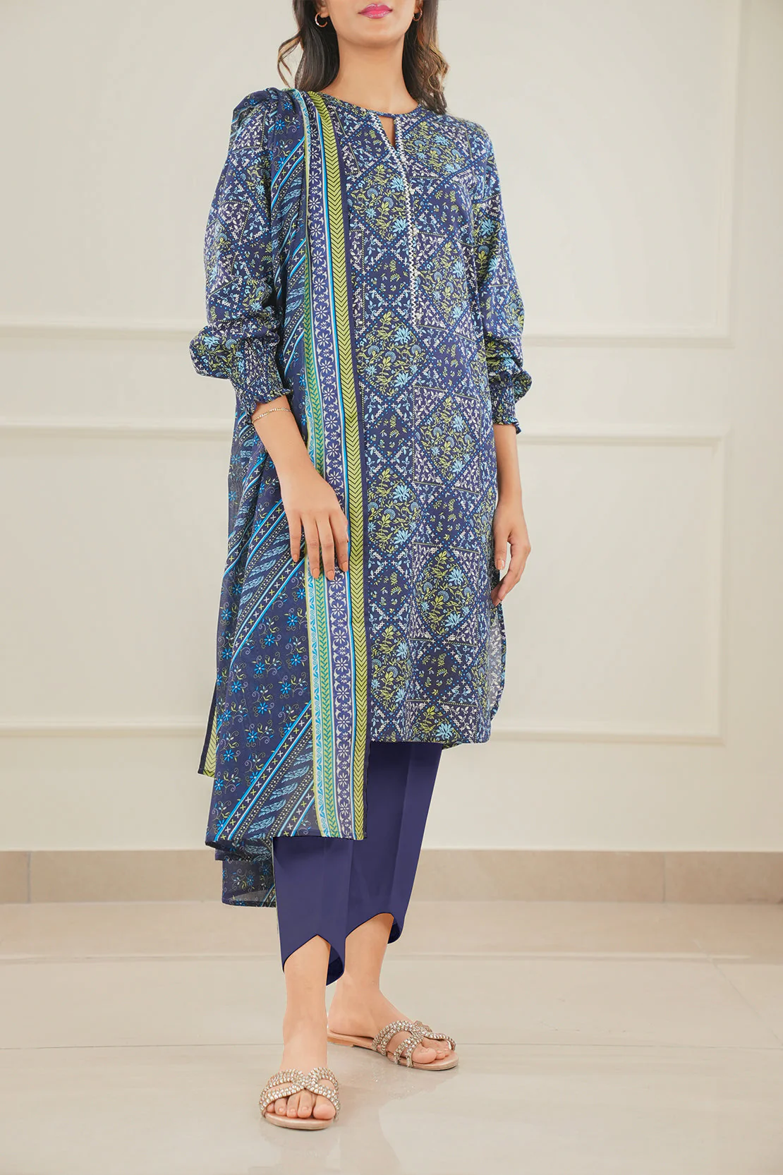 Unstitched Printed Lawn Shirt - Image 4