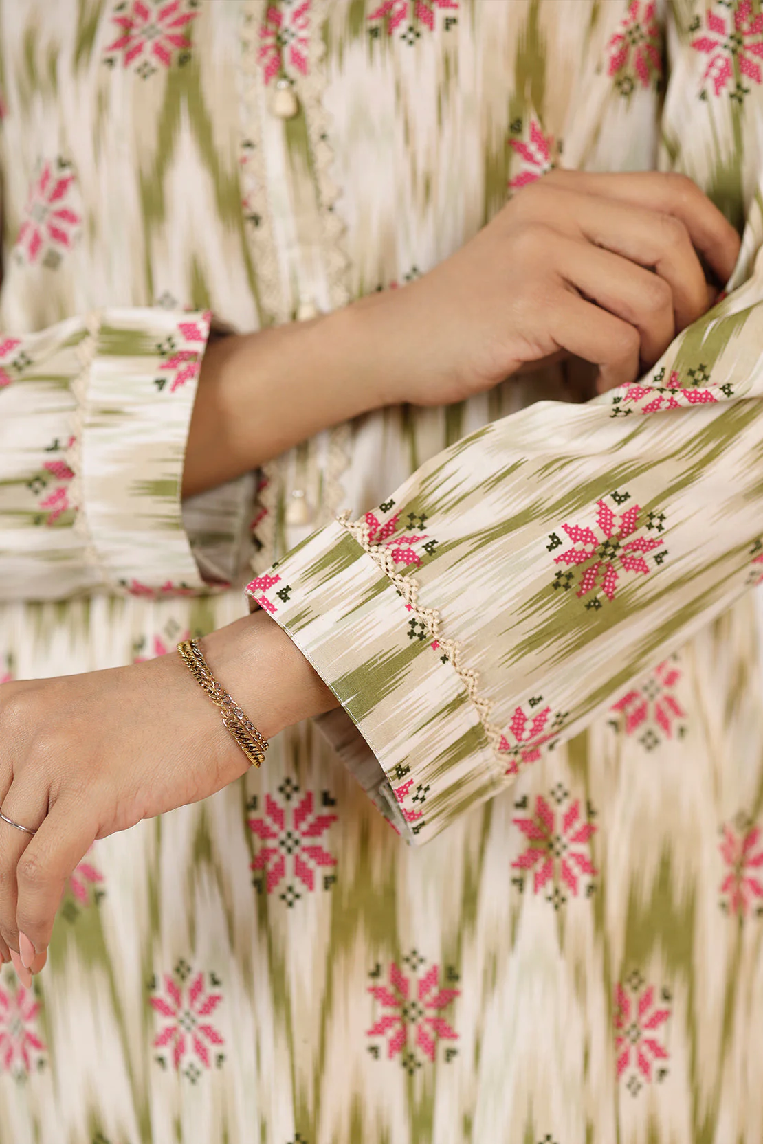 Unstitched Printed Lawn Shirt - Image 5