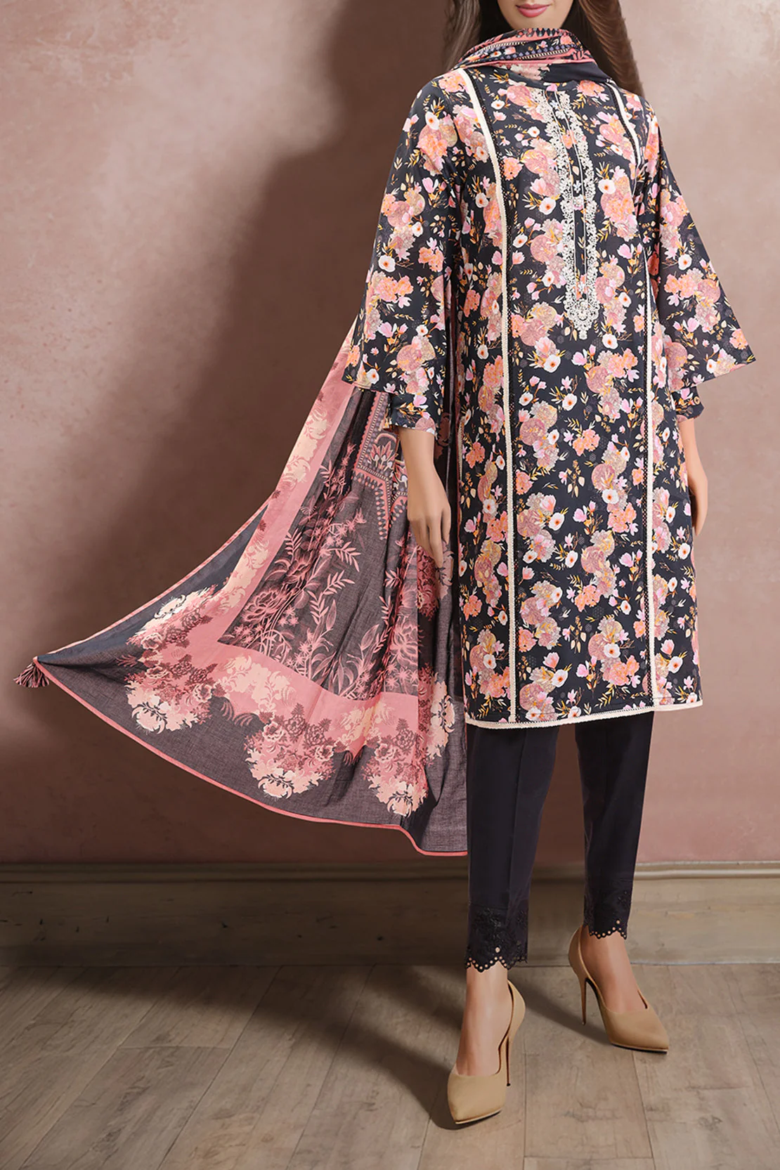 Unstitched Printed Lawn Shirt - Image 2