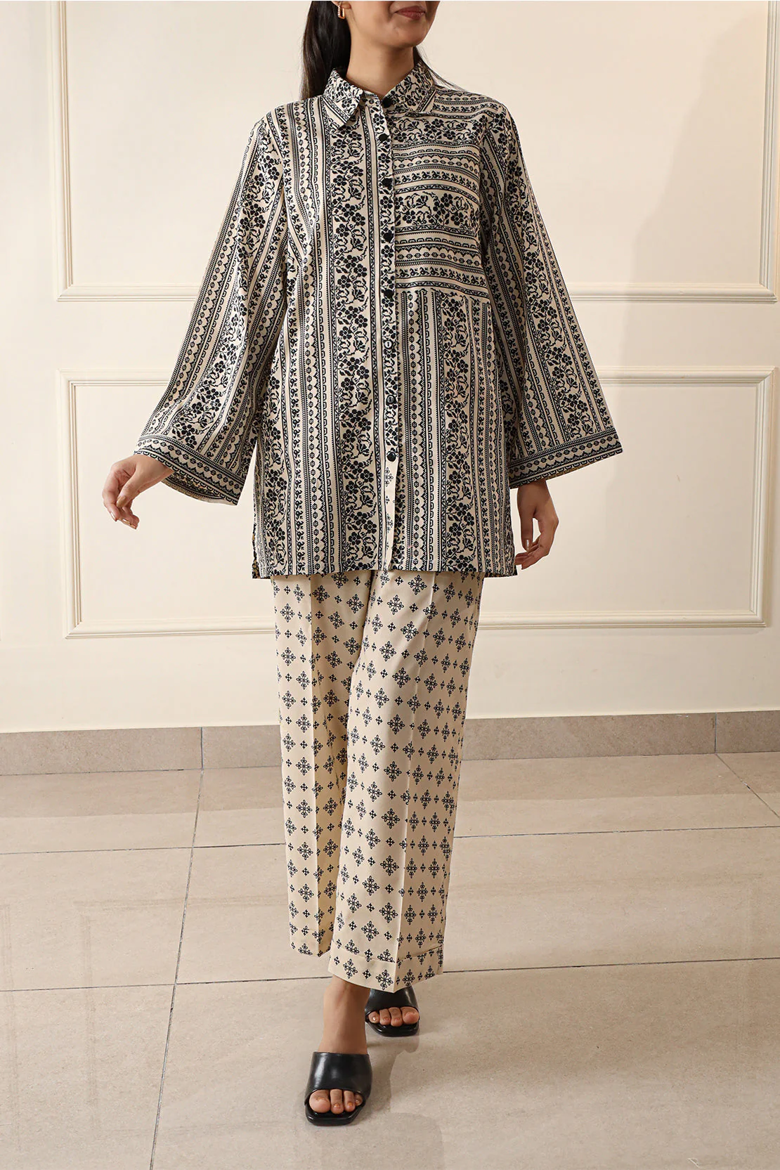 Unstitched Printed Lawn Shirt/Trouser - Image 2