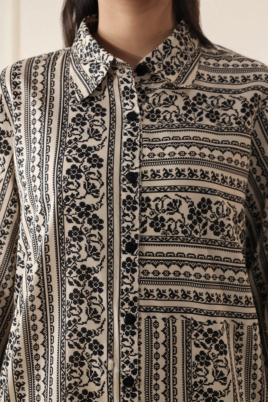 Unstitched Printed Lawn Shirt/Trouser - Image 4