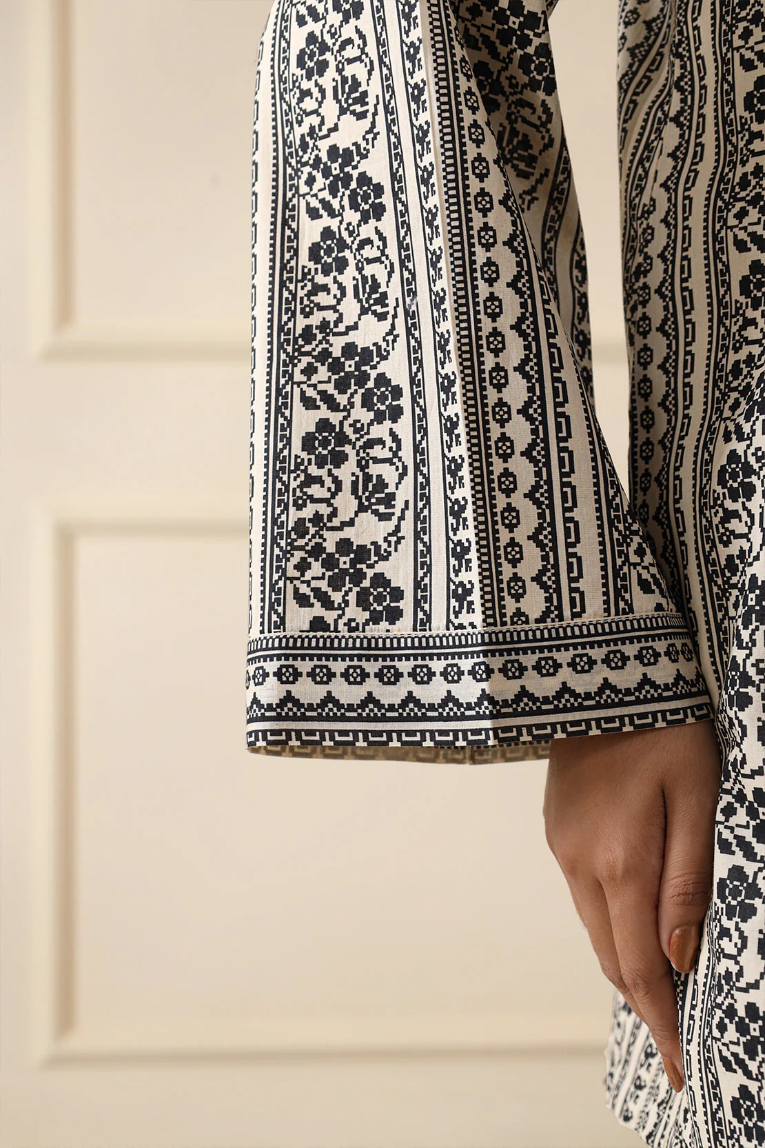 Unstitched Printed Lawn Shirt/Trouser - Image 5