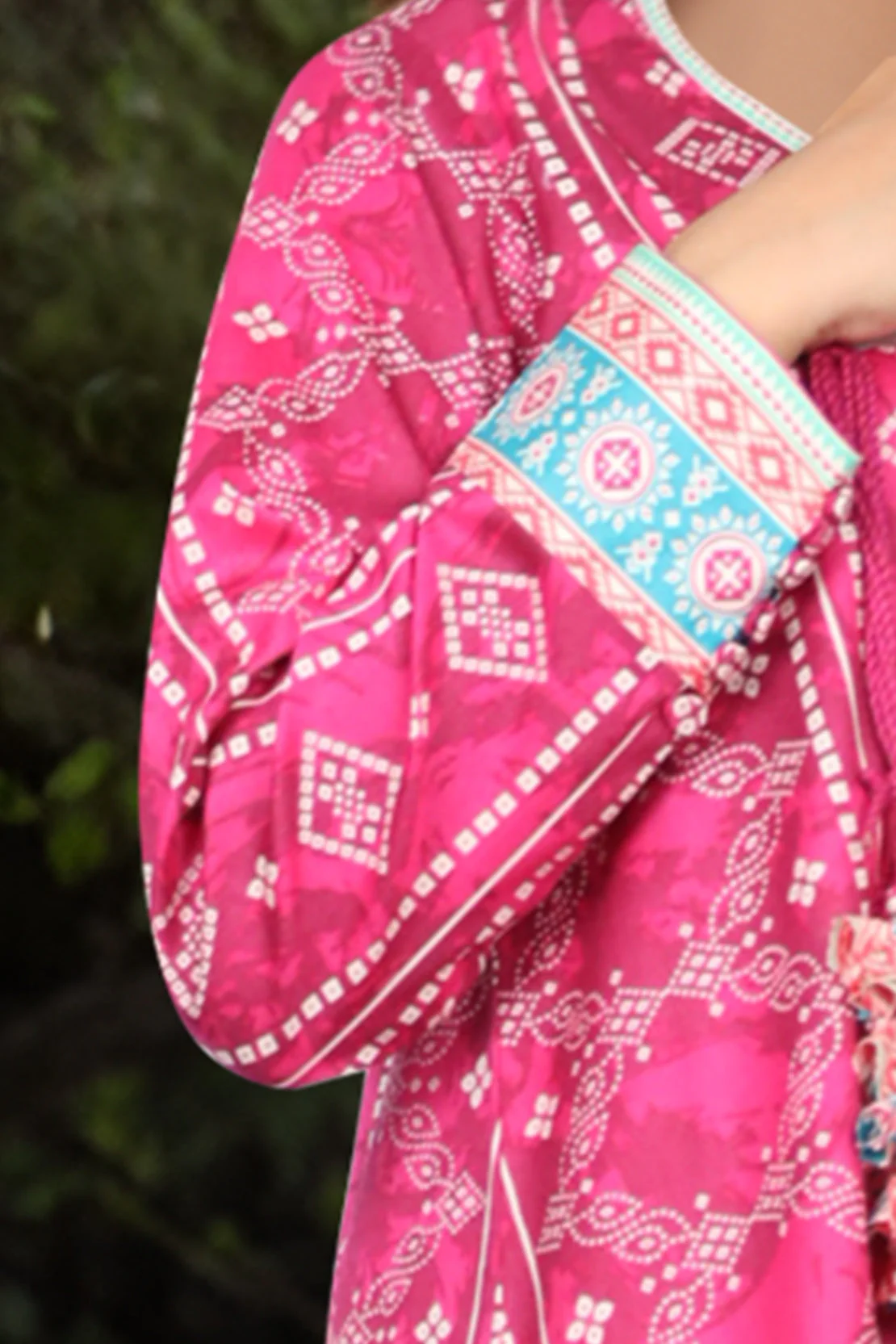 Unstitched Printed Lawn Shirt - Image 3