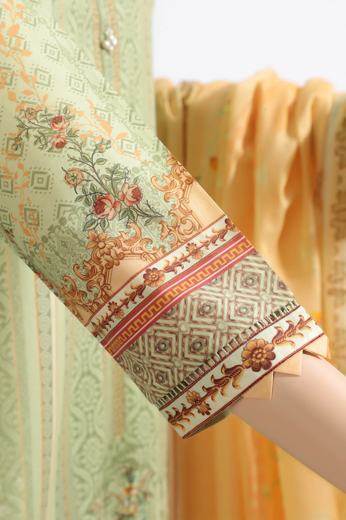 Unstitched Printed Lawn Shirt - Image 4