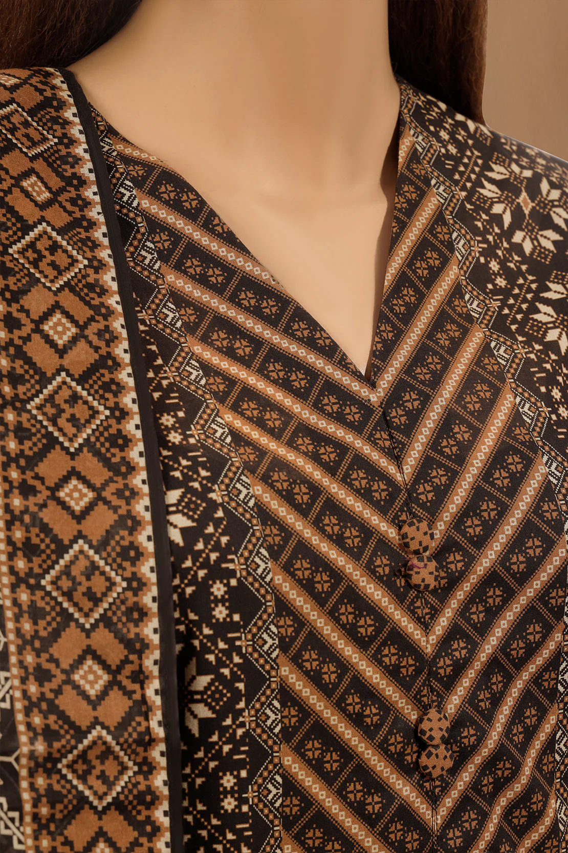 Unstitched Printed  Lawn Shirt - Image 3