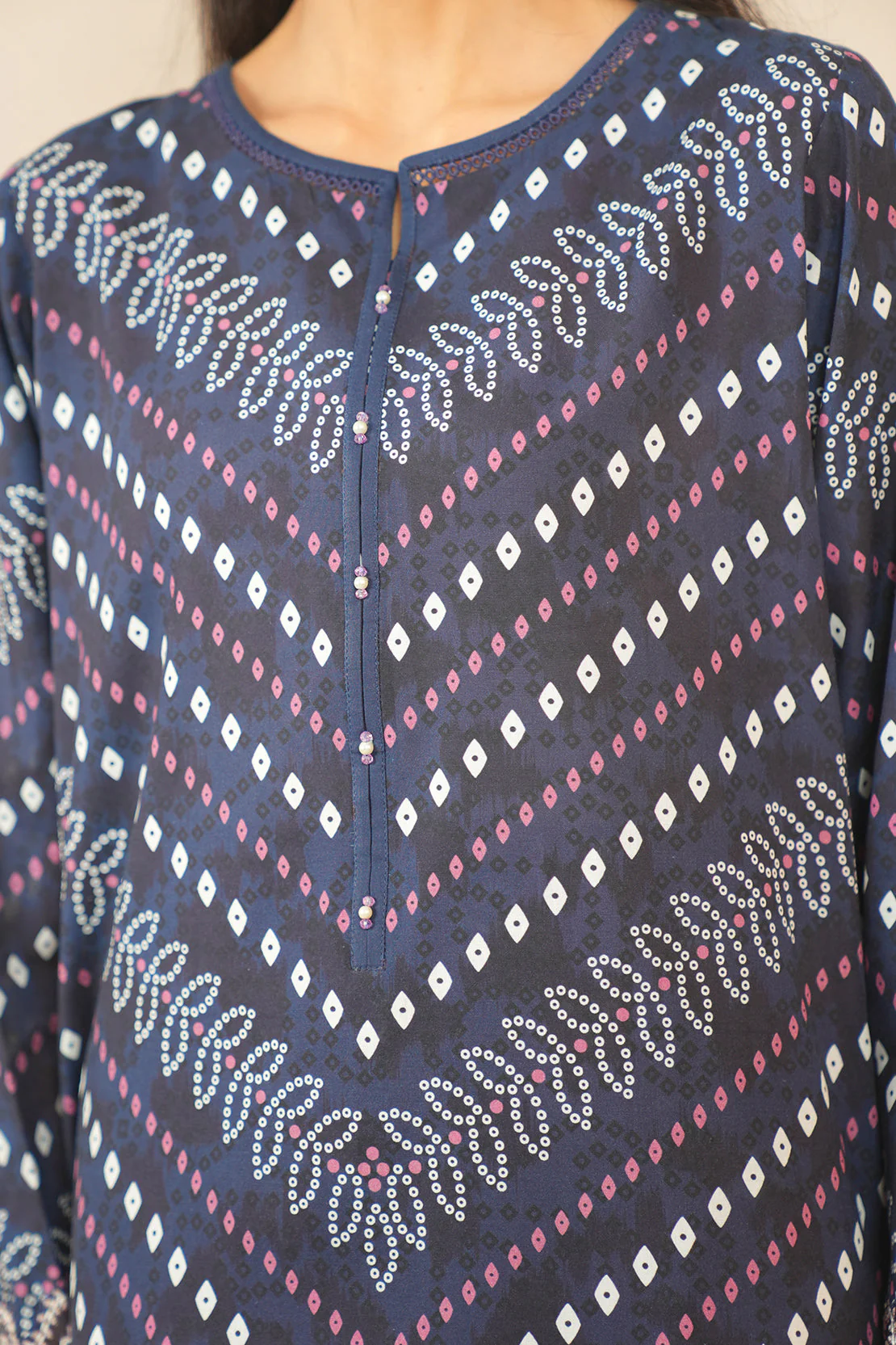 Unstitched Printed Lawn Shirt - Image 6
