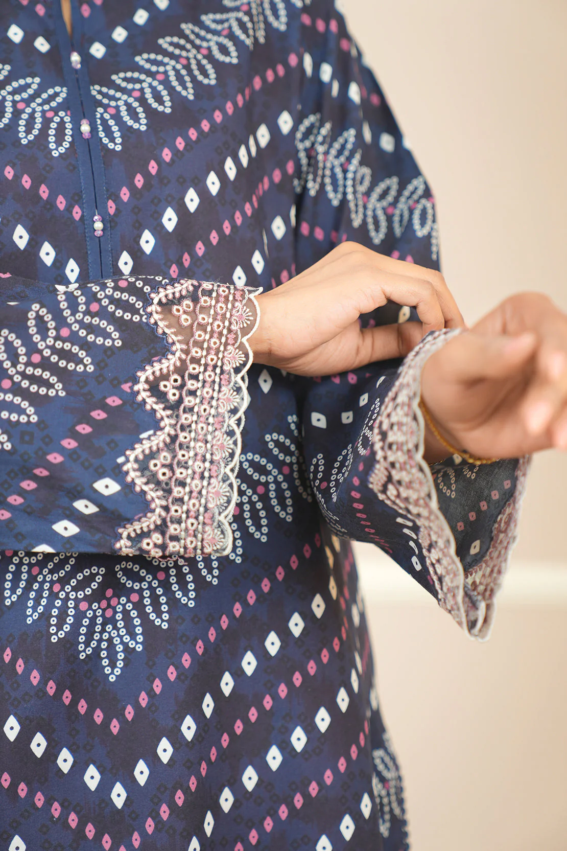 Unstitched Printed Lawn Shirt - Image 7