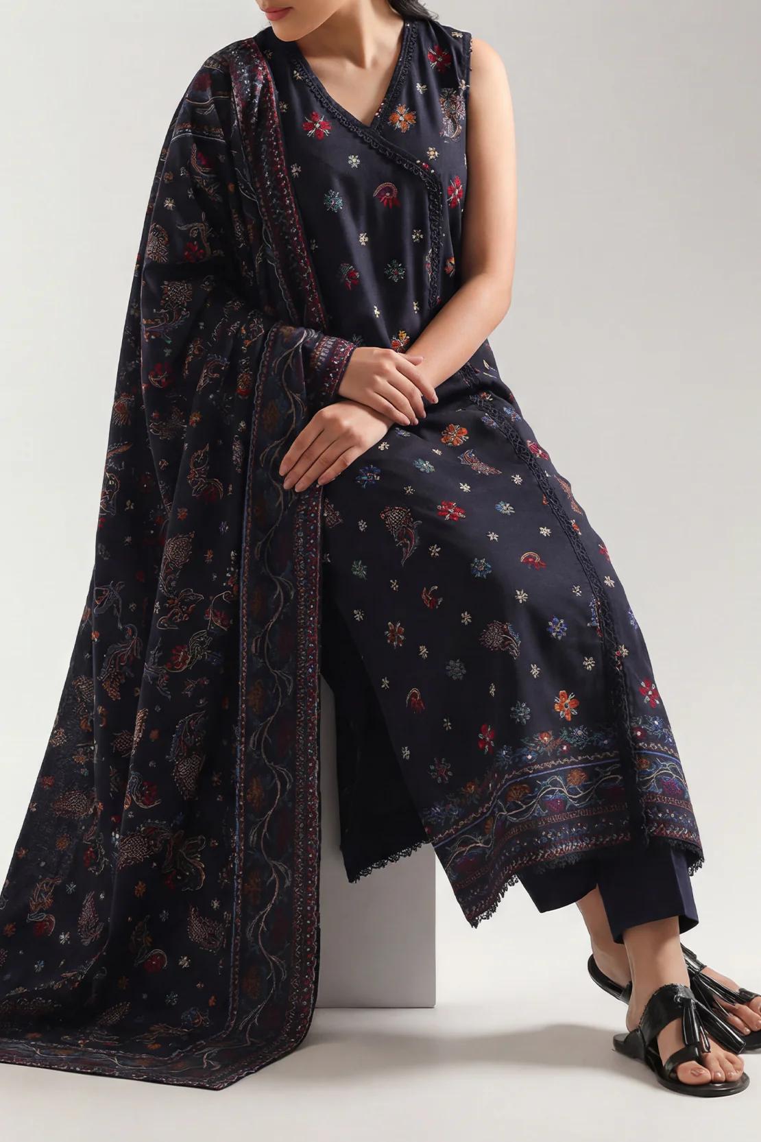 Unstitched Printed Pashmina 3 Piece - Image 2