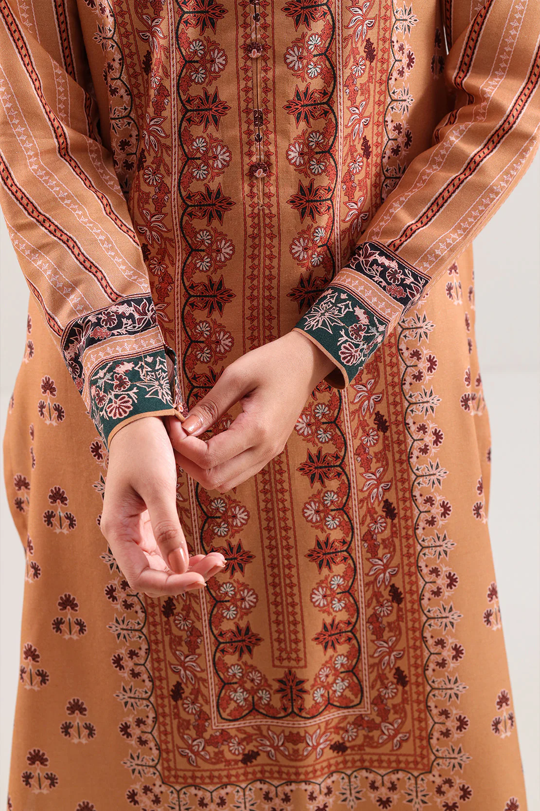 Unstitched Printed Pashmina 3 Piece - Image 5