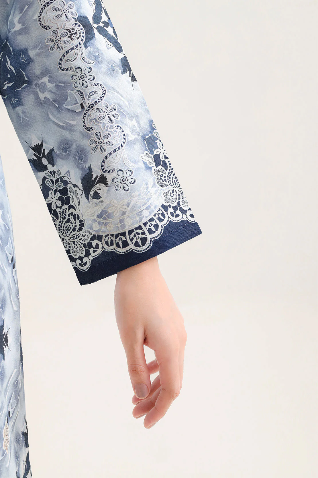 Unstitched Printed Pashmina 3 Piece - Image 4