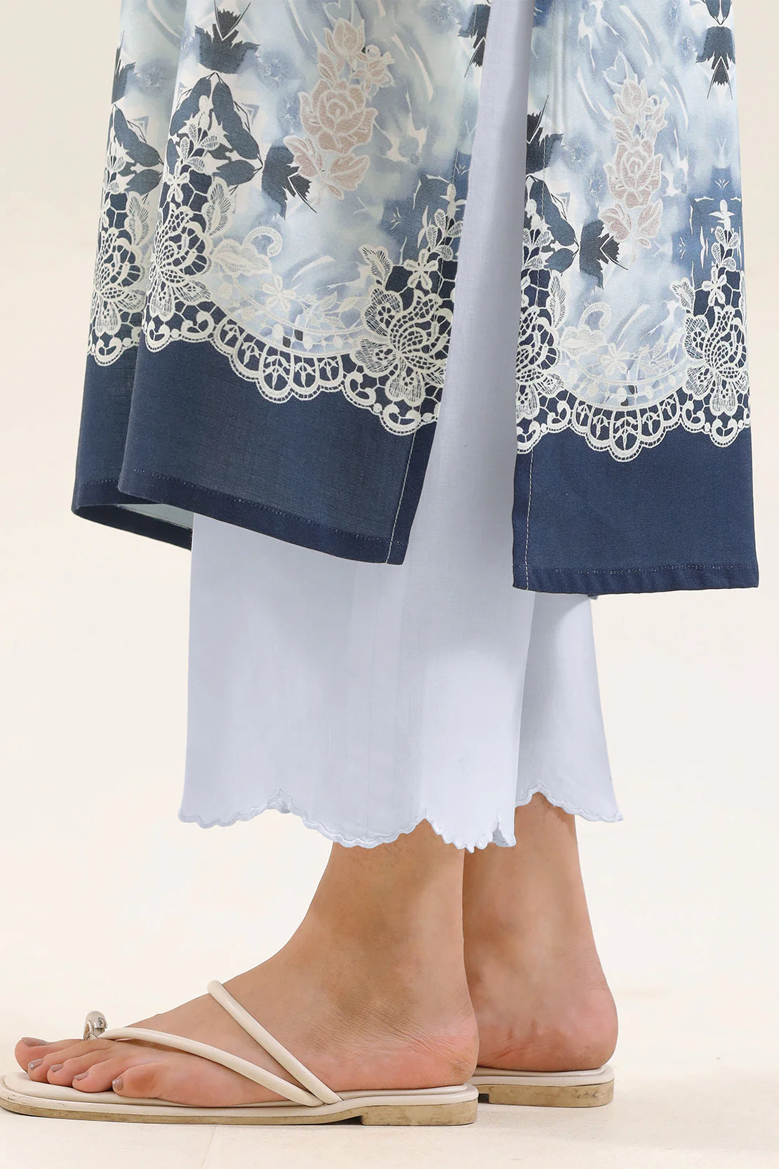 Unstitched Printed Pashmina 3 Piece - Image 5