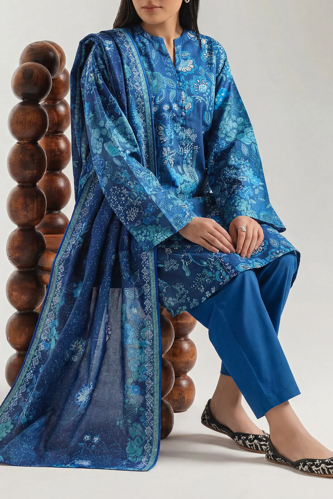 Unstitched Printed Self Strip Lawn 3 Piece - Image 2