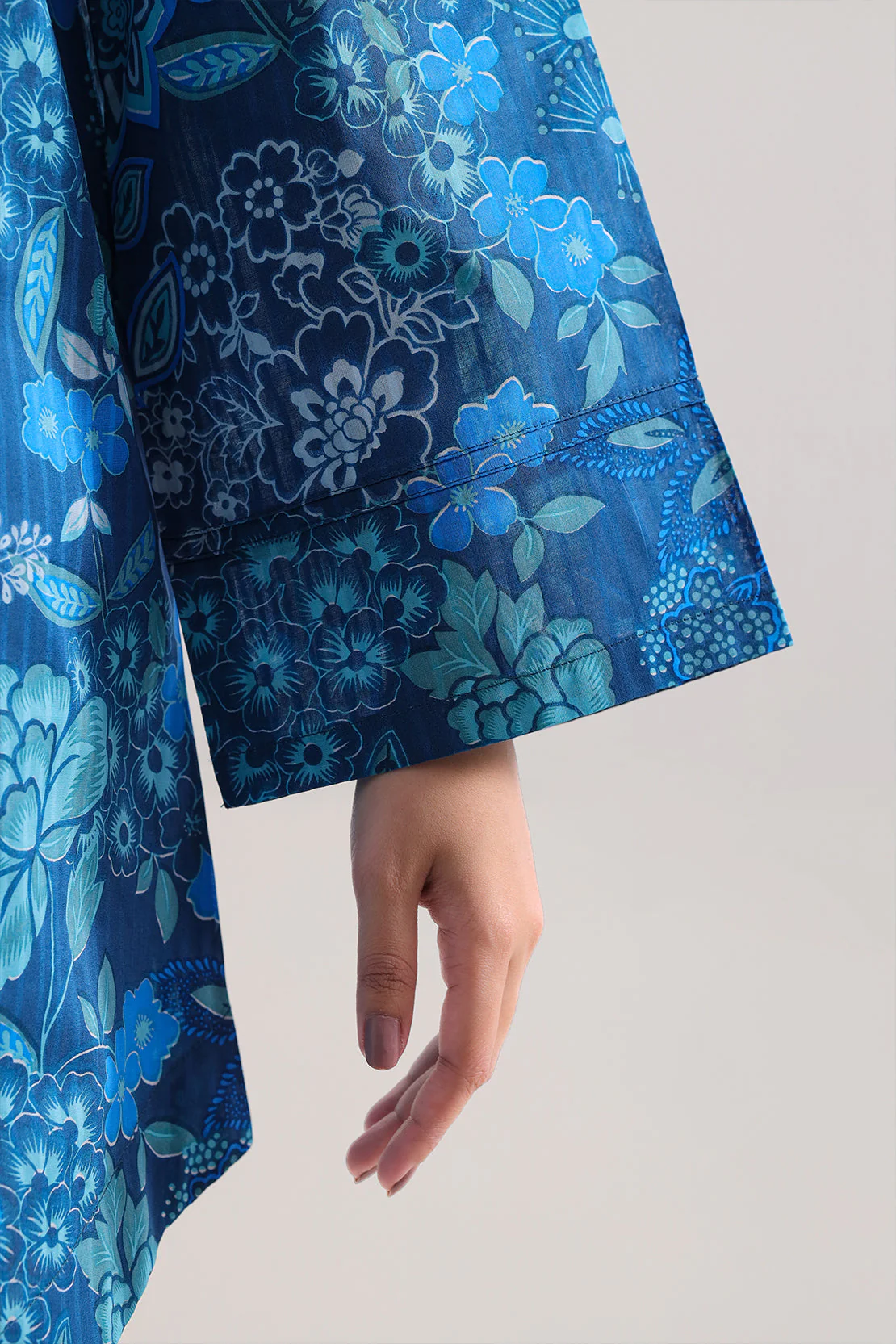 Unstitched Printed Self Strip Lawn 3 Piece - Image 4