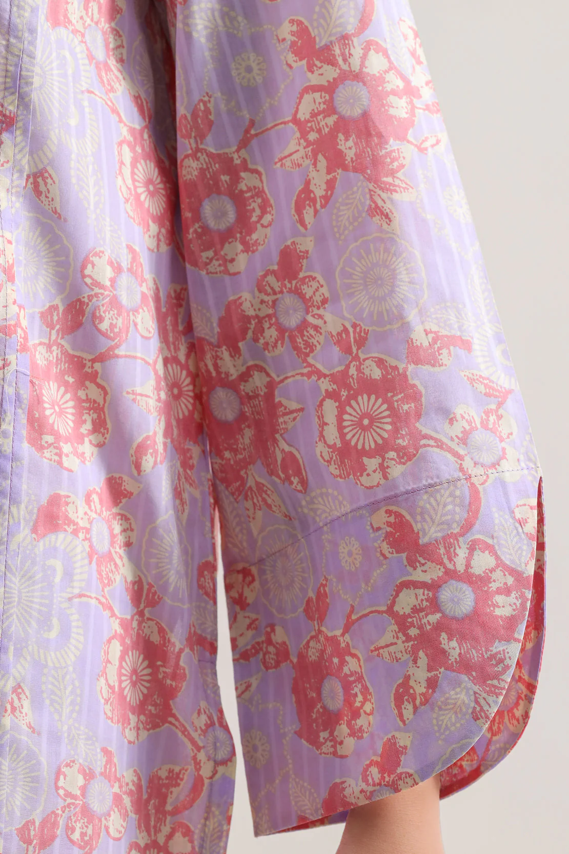 Unstitched Printed Self Strip Lawn 3 Piece - Image 5