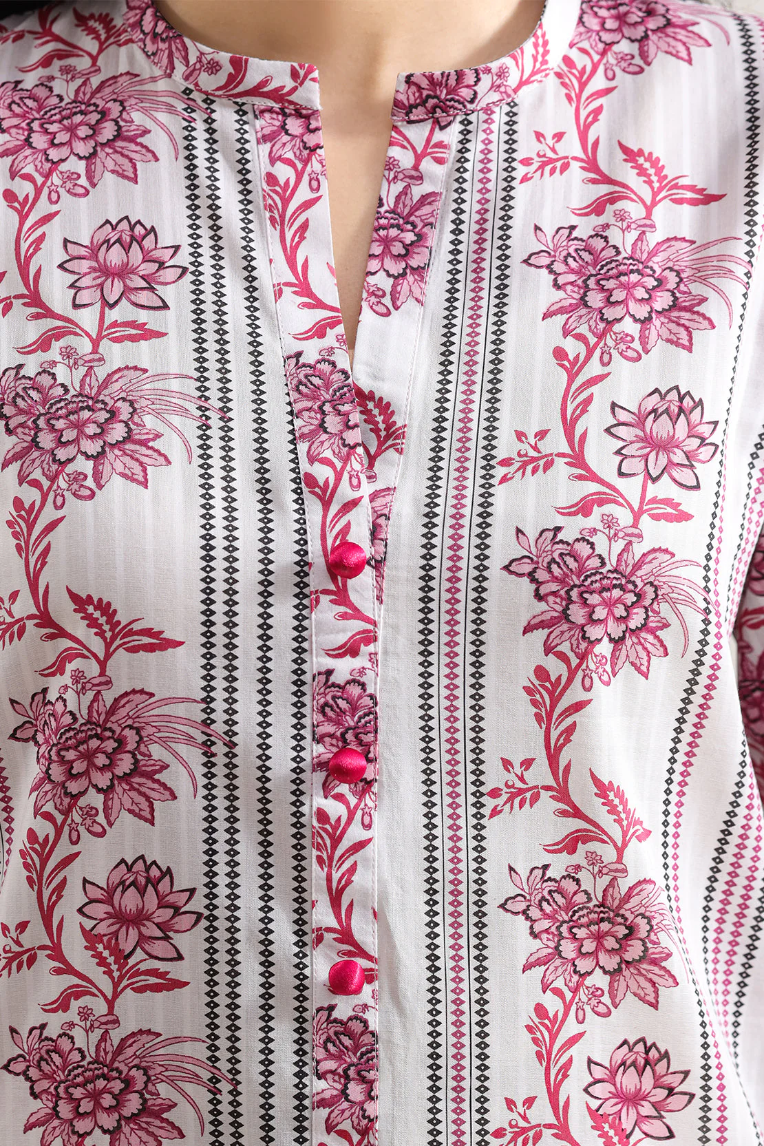 Unstitched Printed Self Strip Lawn 3 Piece - Image 5