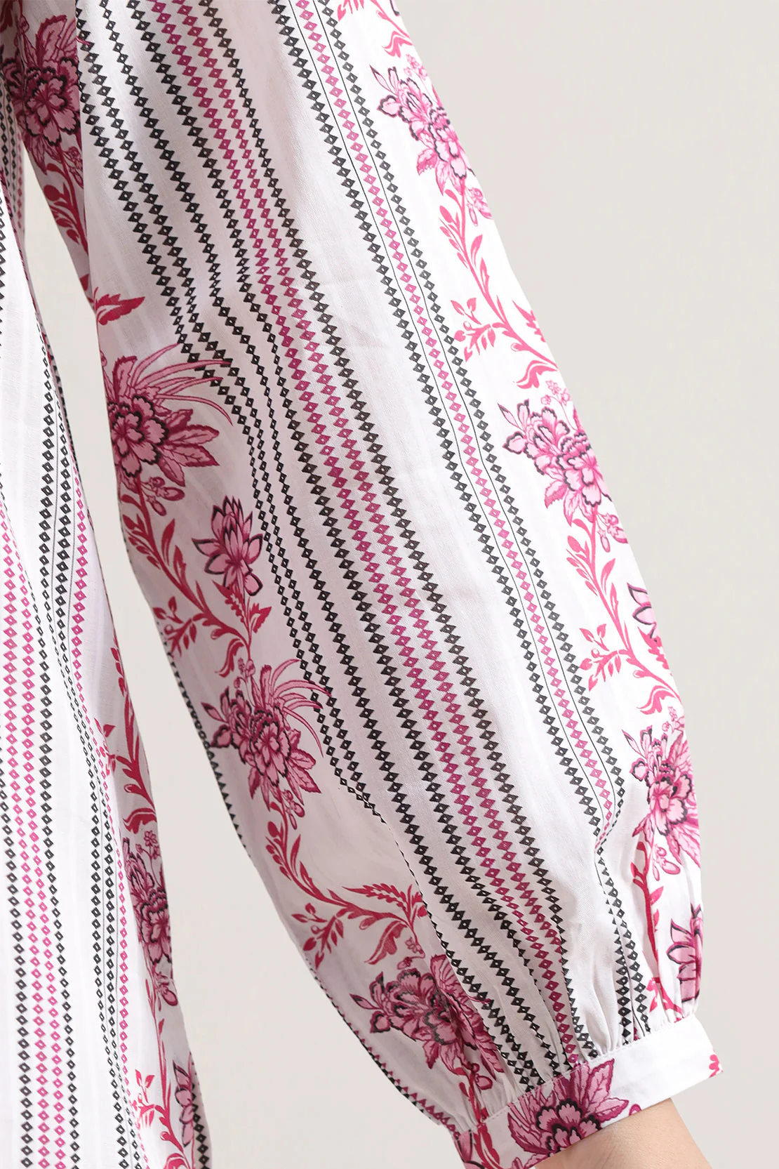 Unstitched Printed Self Strip Lawn 3 Piece - Image 6