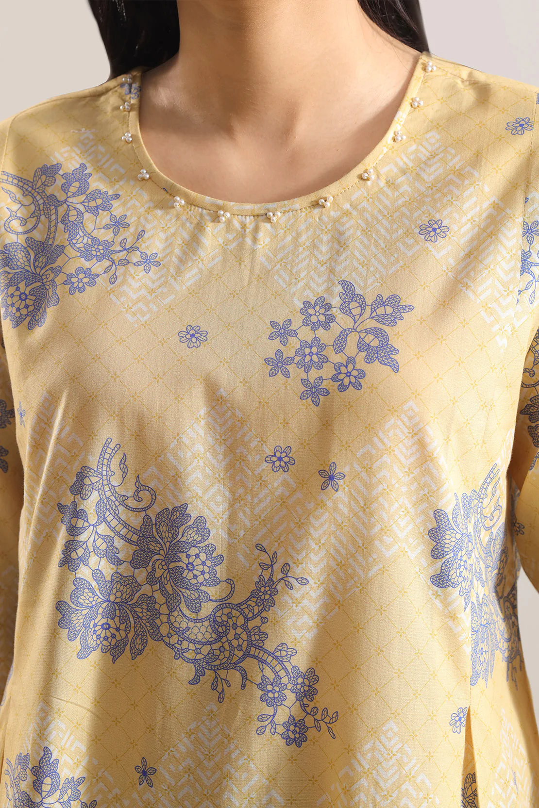 Unstitched Printed Self Strip Lawn 3 Piece - Image 4