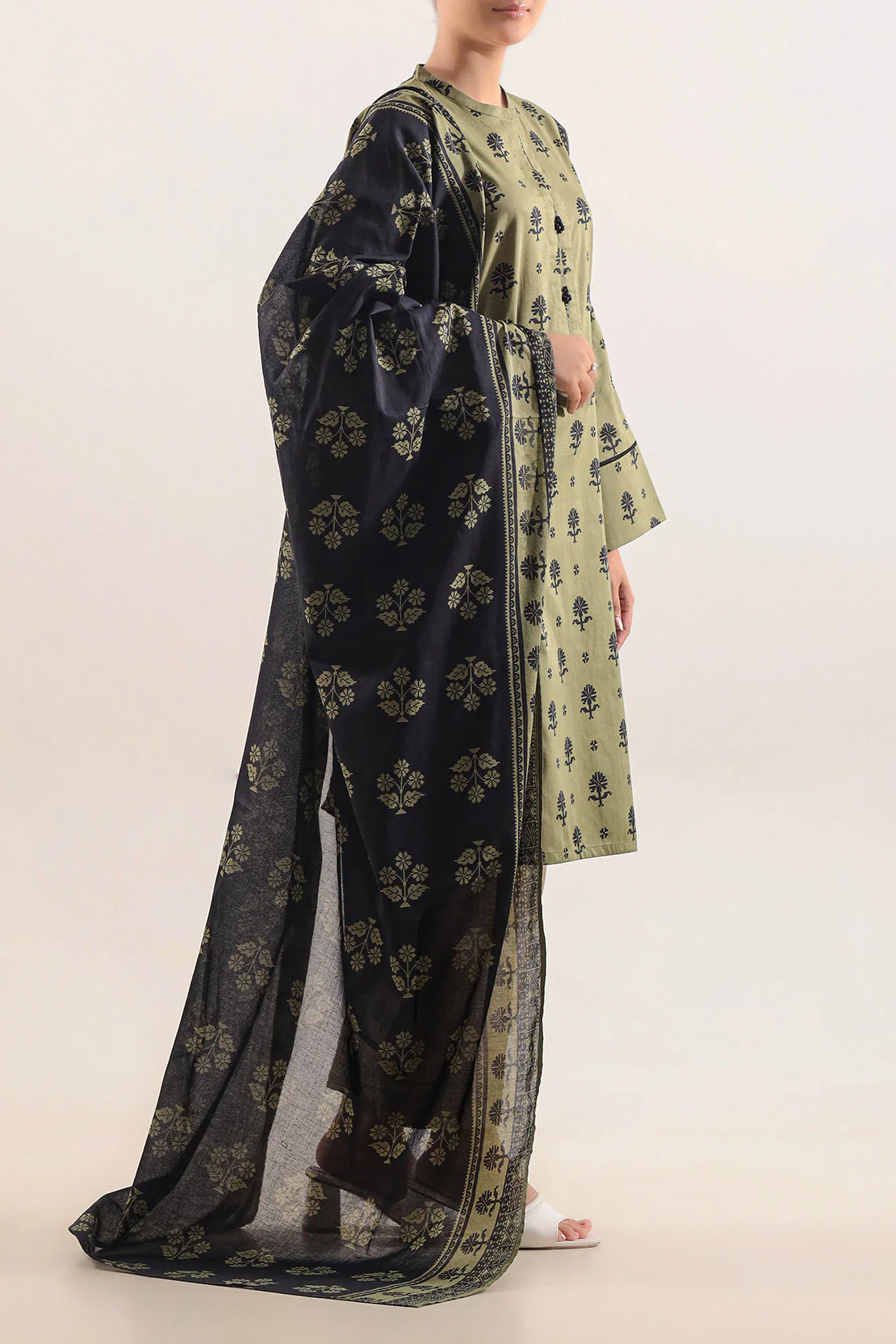 Unstitched Printed Self Strip Lawn 3 Piece - Image 3