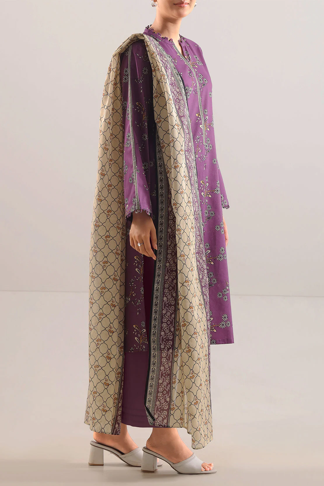 Unstitched Printed Self Strip Lawn 3 Piece - Image 3
