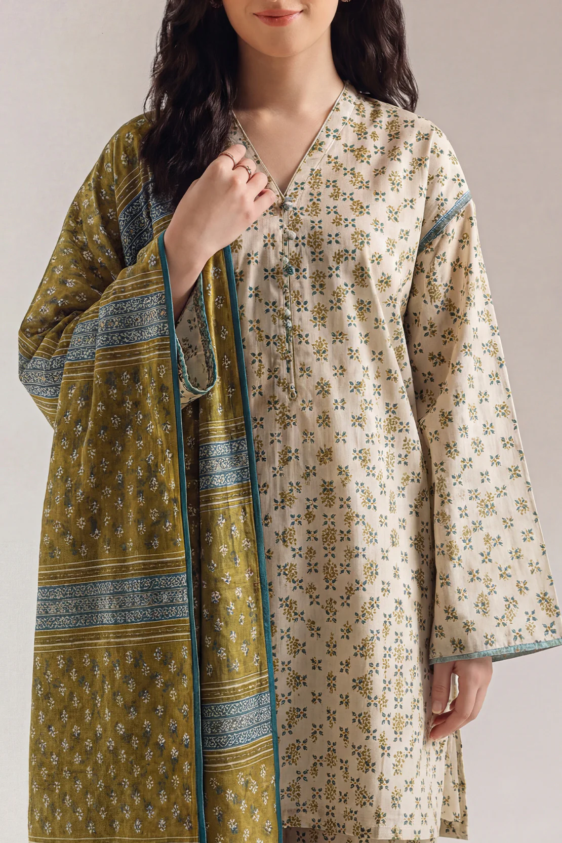 Unstitched Printed Self Strip Lawn 3 Piece - Image 3