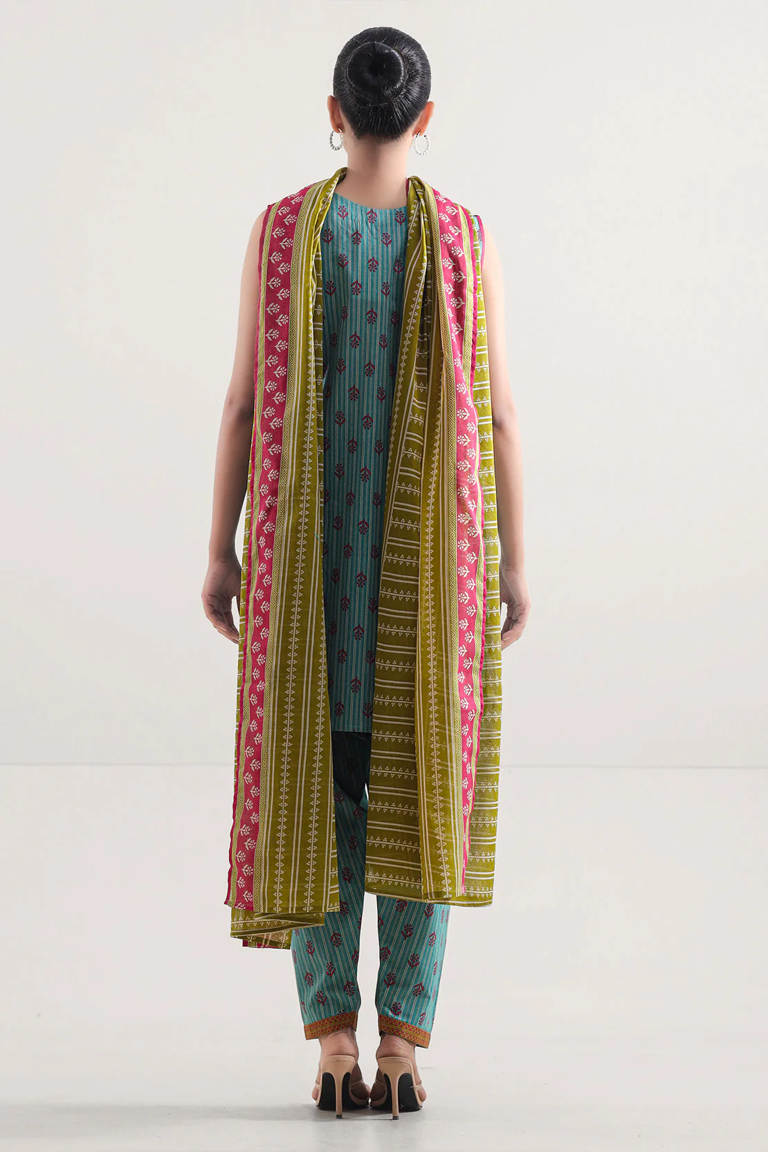 Unstitched Printed Self Strip Lawn 3 Piece - Image 3
