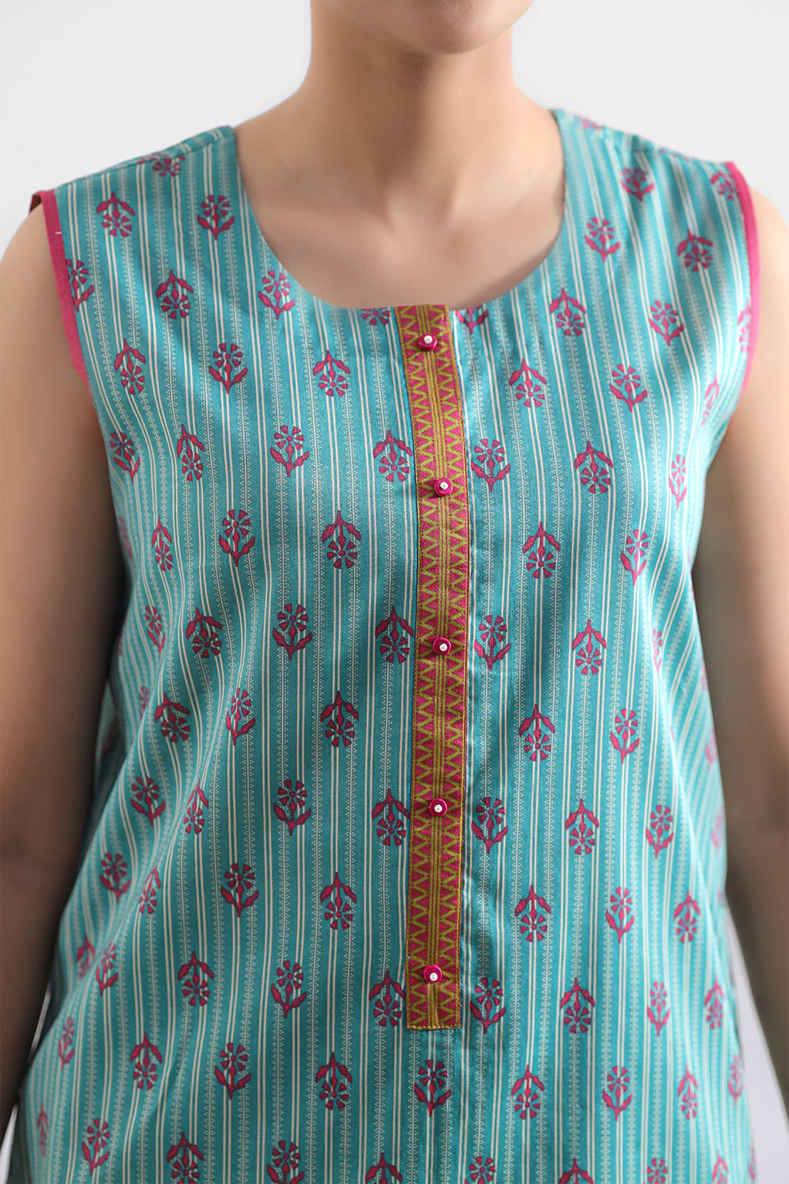 Unstitched Printed Self Strip Lawn 3 Piece - Image 4