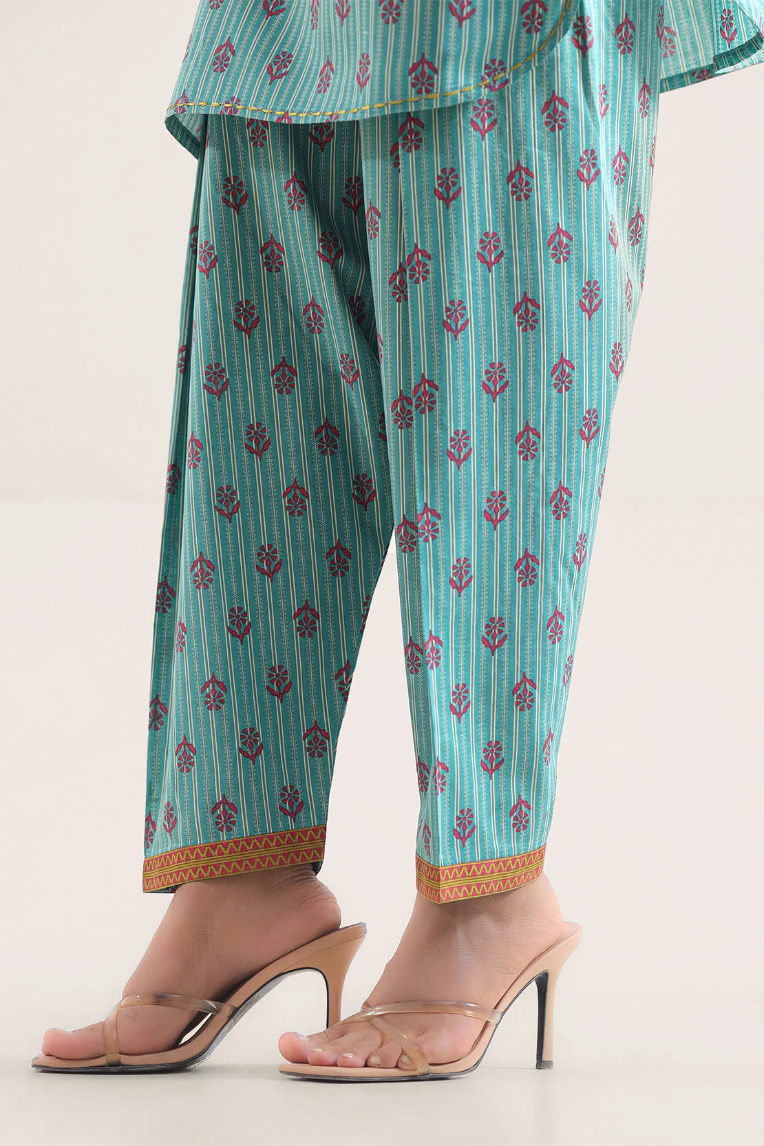 Unstitched Printed Self Strip Lawn 3 Piece - Image 5
