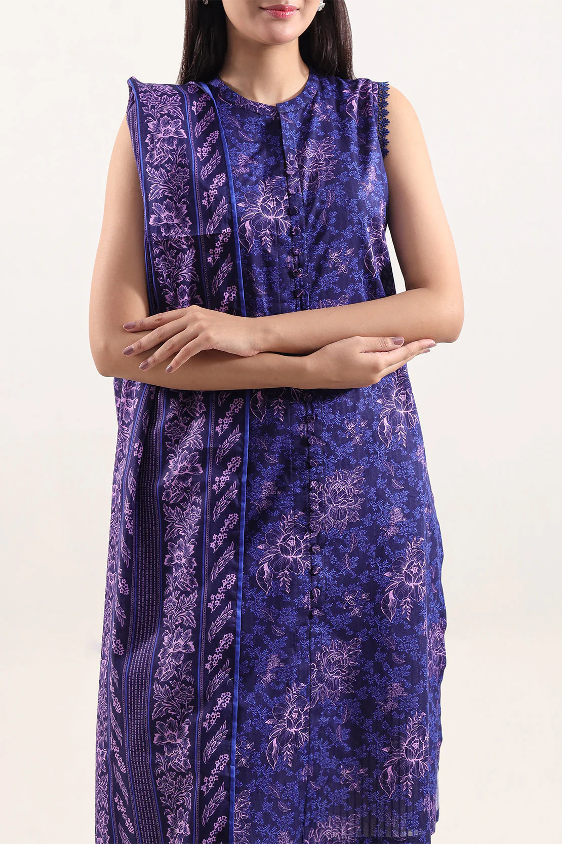 Unstitched Printed Self Strip Lawn 3 Piece - Image 3