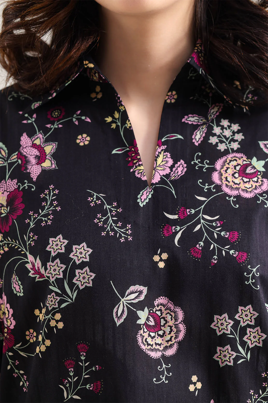Unstitched Printed Self Strip Lawn 3 Piece - Image 5