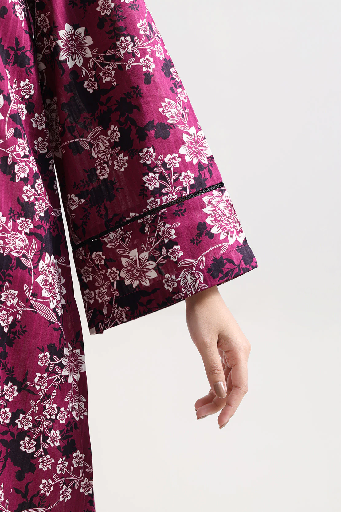 Unstitched Printed Self Strip Lawn 3 Piece - Image 4