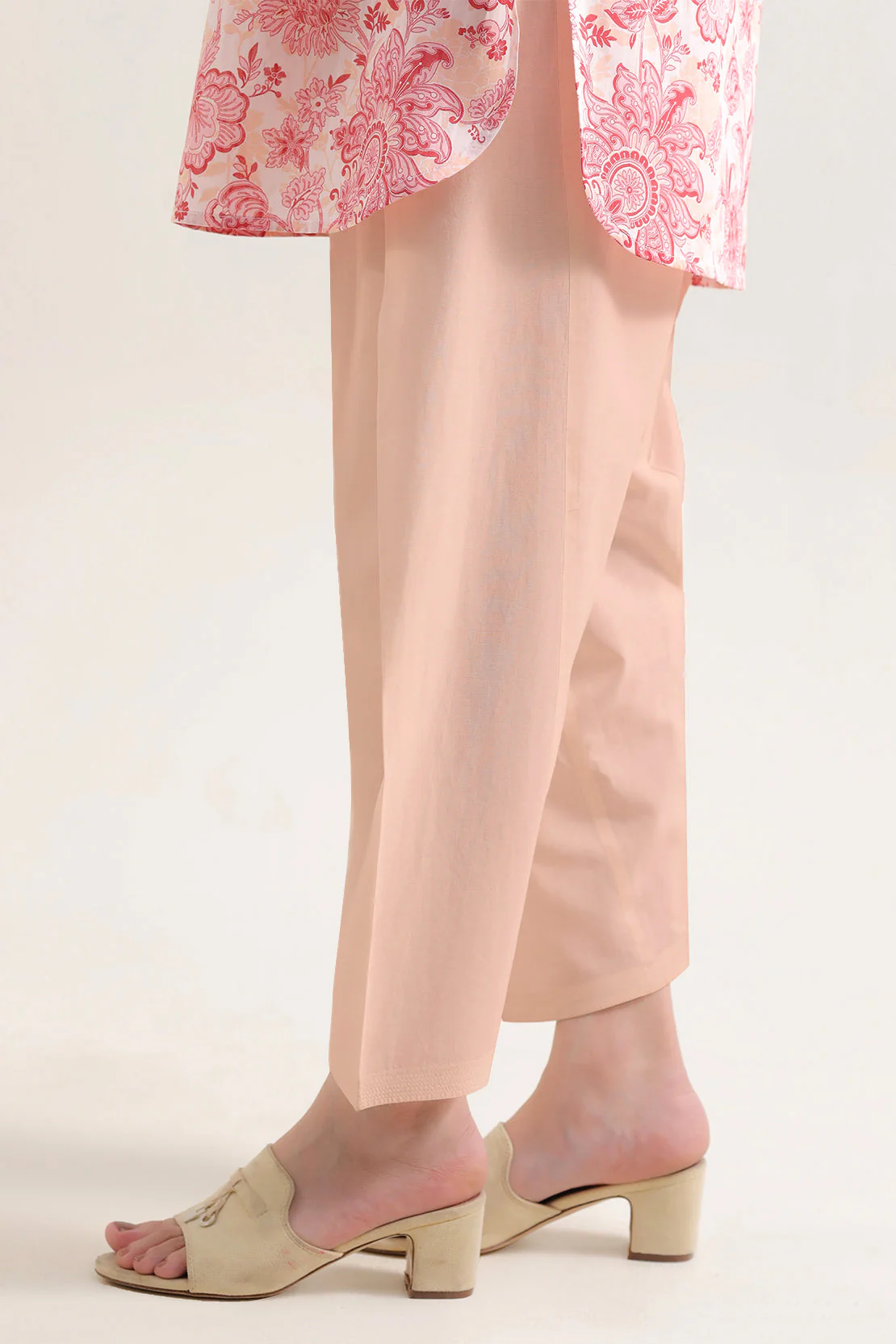 Unstitched Printed Self Strip Lawn 3 Piece - Image 5
