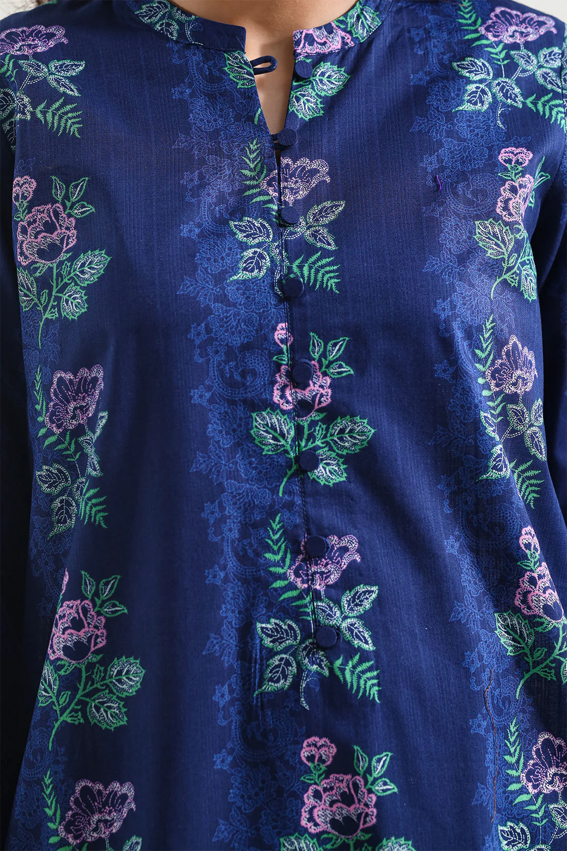 Unstitched Printed Self Strip Lawn 3 Piece - Image 3