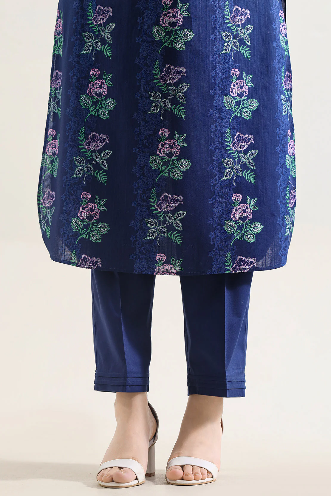 Unstitched Printed Self Strip Lawn 3 Piece - Image 6